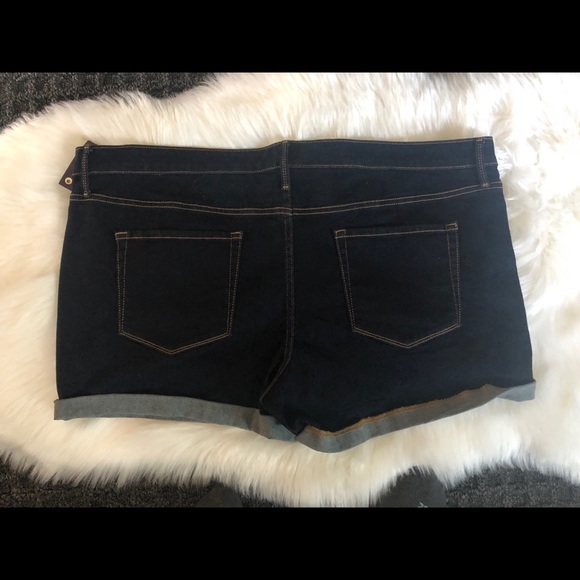 New Ava & Viv | Plus Size Denim Shorts | 24W & 26W - Picture 3 of 6
